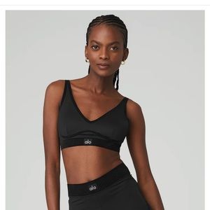 ALO Yoga Airlift Line Up Bra